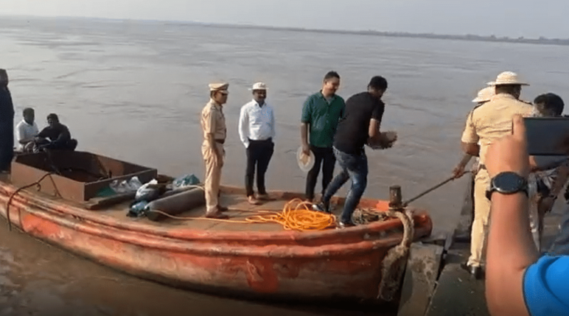 Delhi Police conducts search operation in Bhayandar creek