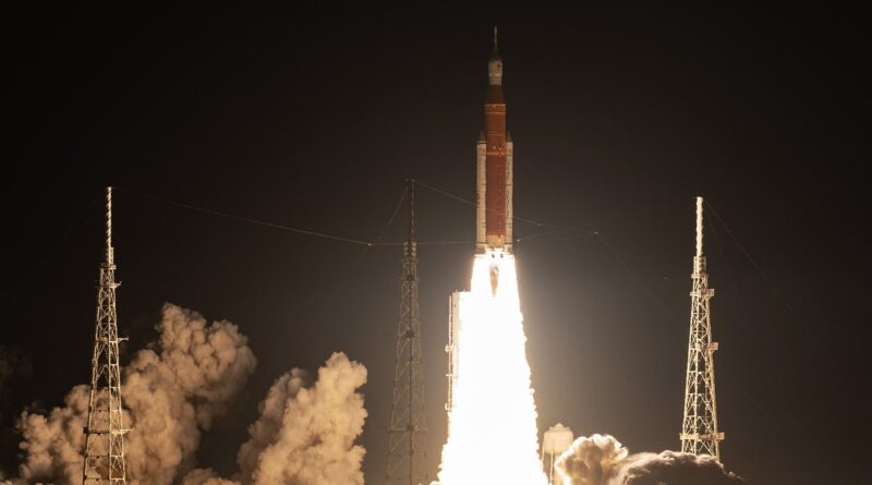 NASA’s Huge SLS Rocket Finally Launches the Artemis 1 Moon Mission