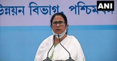 Mamata meets oppn leader Suvendu in Assembly
